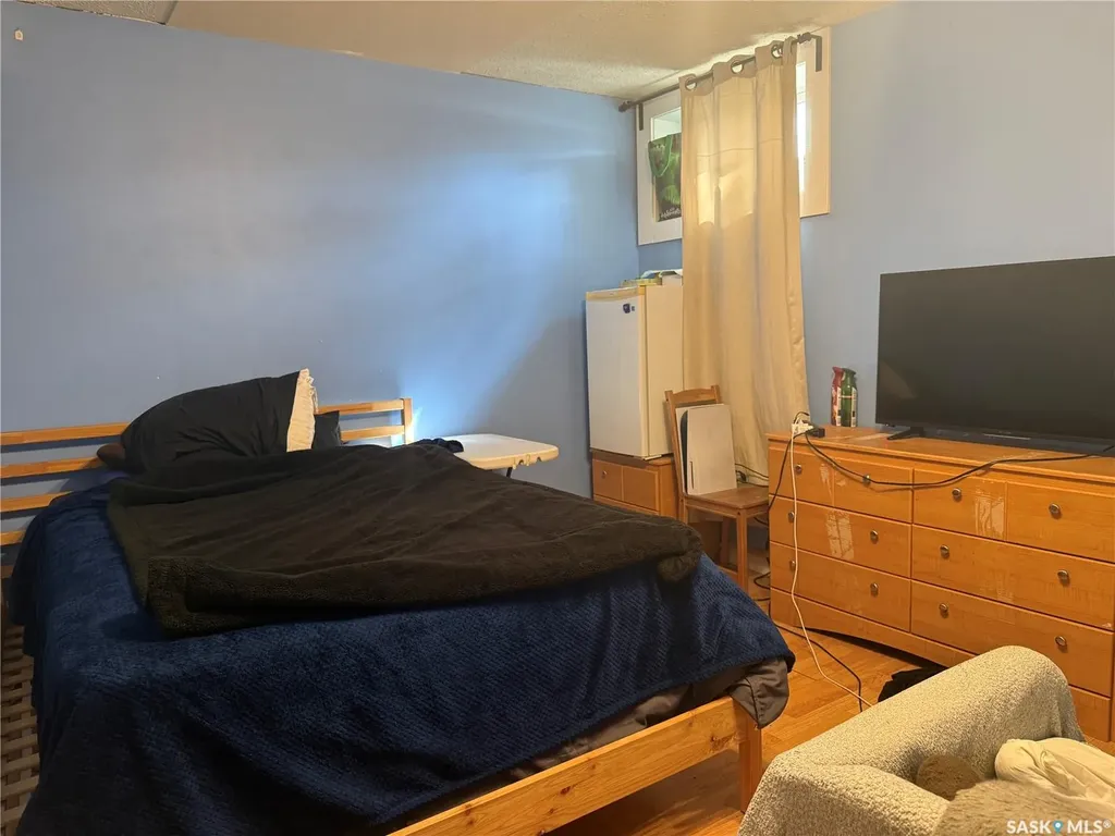 1018 11th Avenue NW Moose Jaw SK S6H 4L5