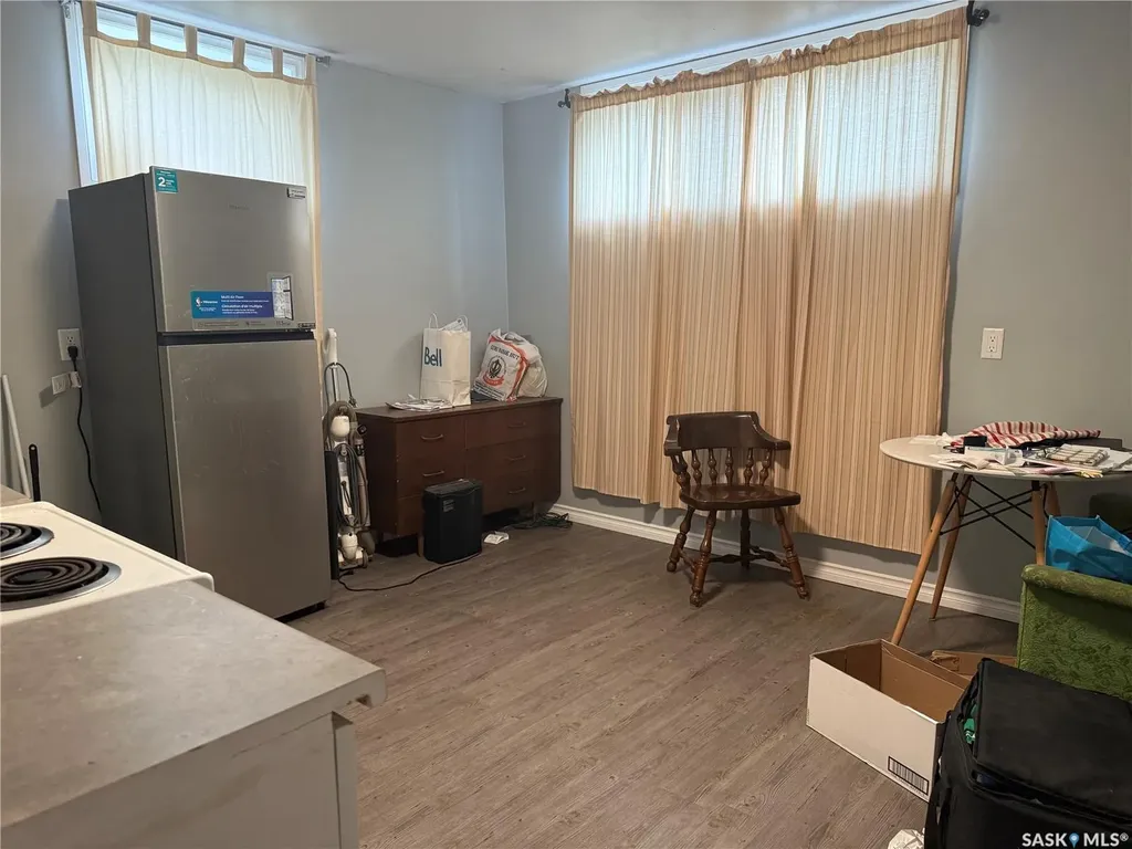 1018 11th Avenue NW Moose Jaw SK S6H 4L5
