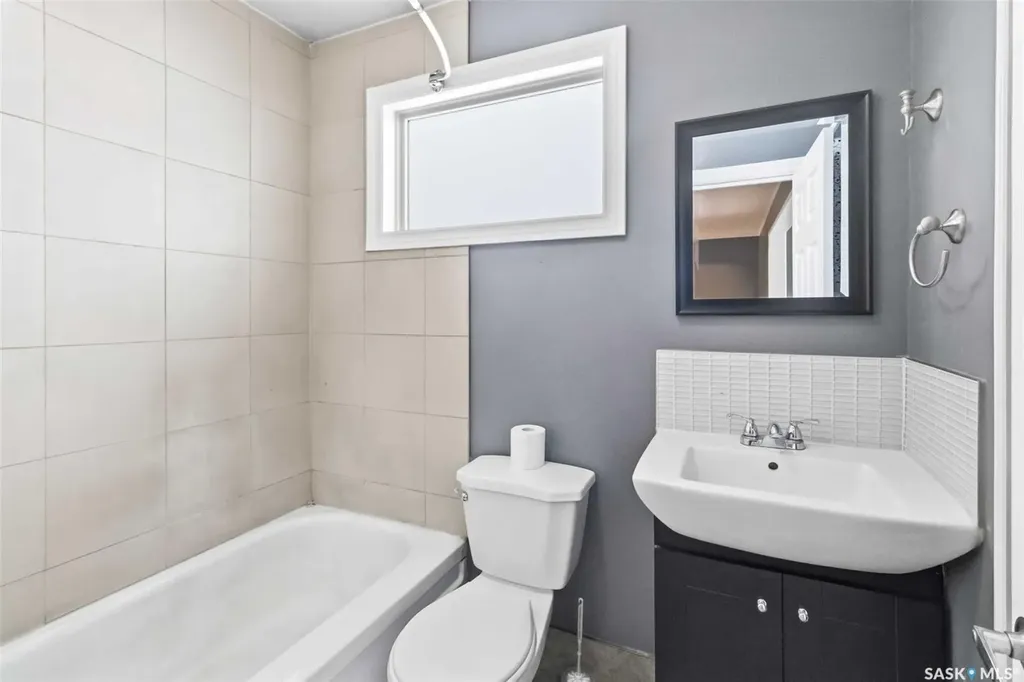 445 U Avenue S Saskatoon SK S7M 3B3