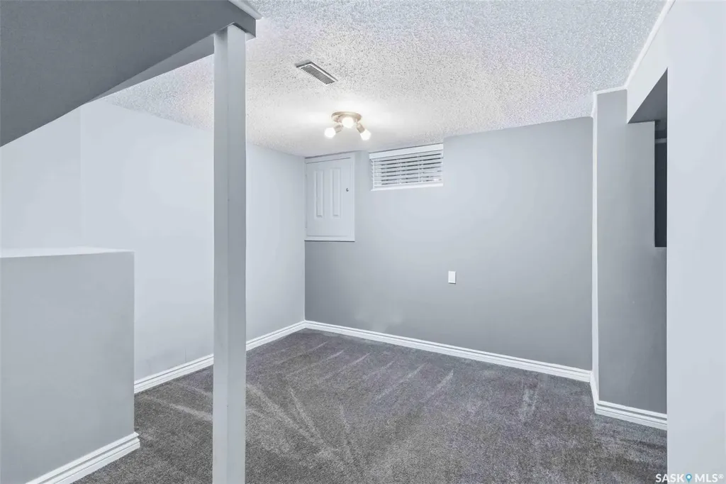 445 U Avenue S Saskatoon SK S7M 3B3