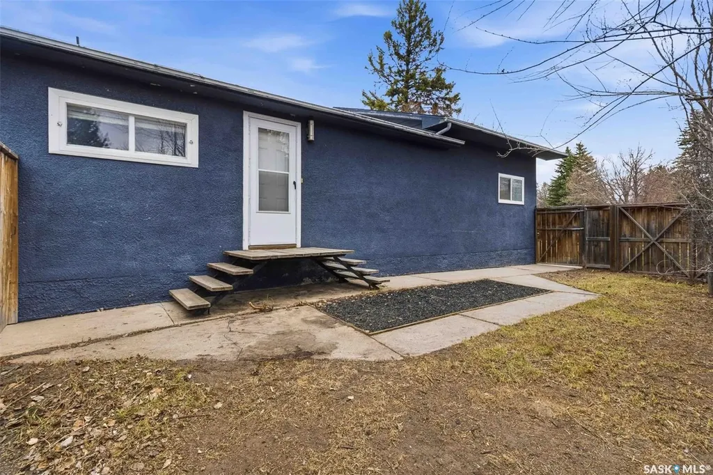 445 U Avenue S Saskatoon SK S7M 3B3