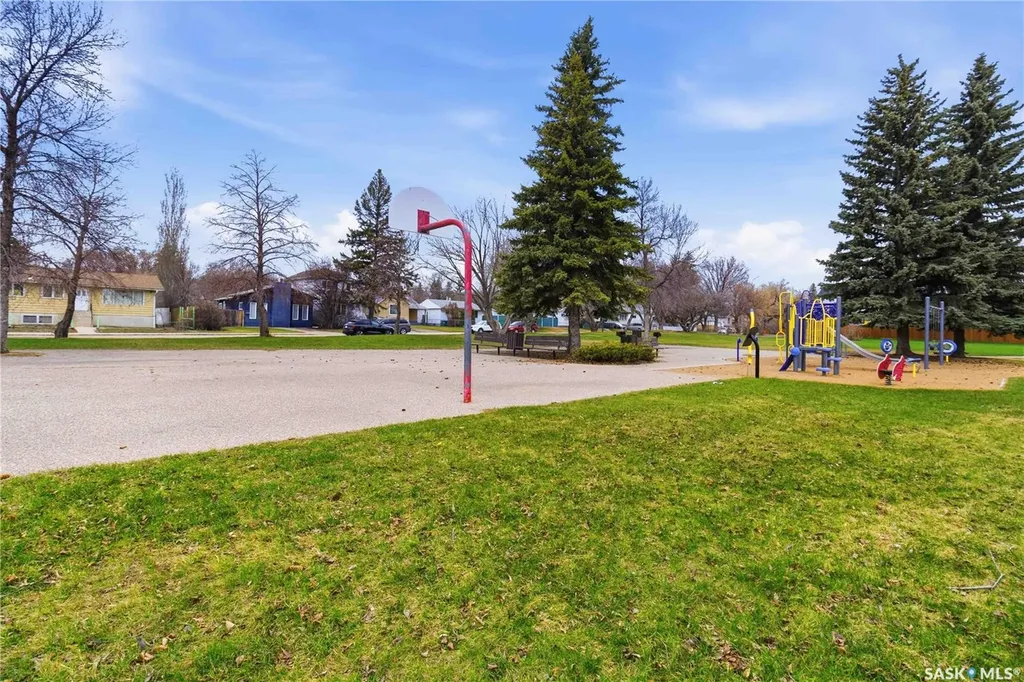 445 U Avenue S Saskatoon SK S7M 3B3