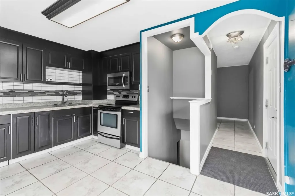 445 U Avenue S Saskatoon SK S7M 3B3