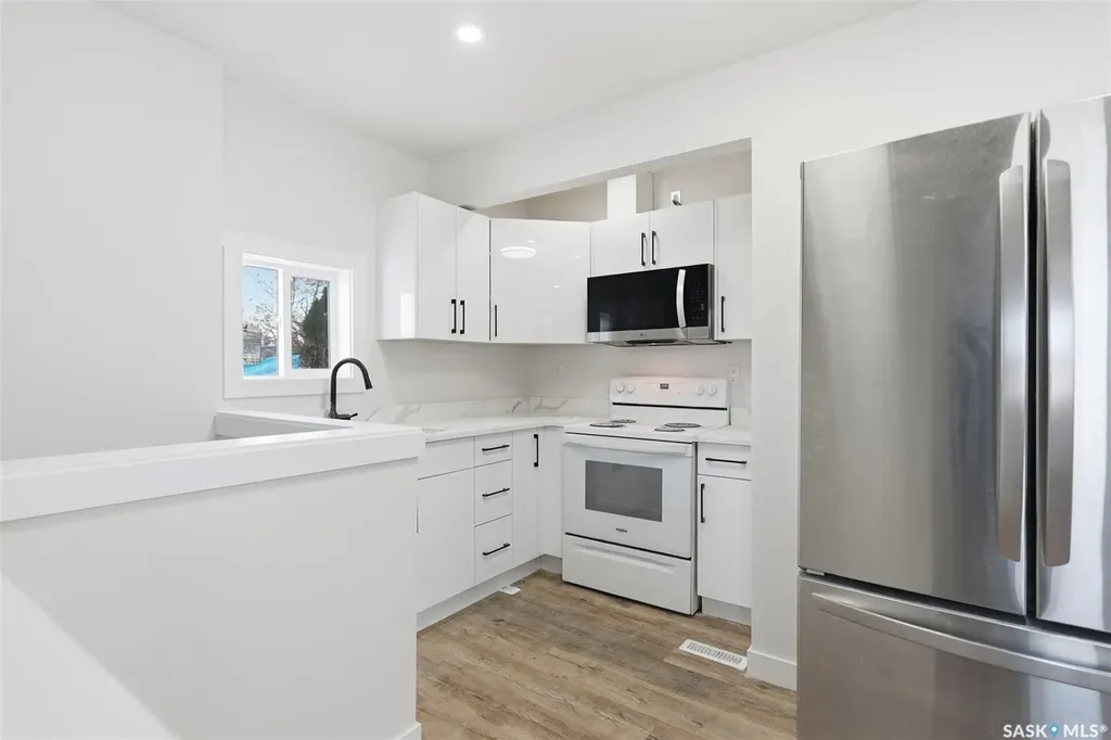1001 23rd Street W Saskatoon SK S7L 0A6