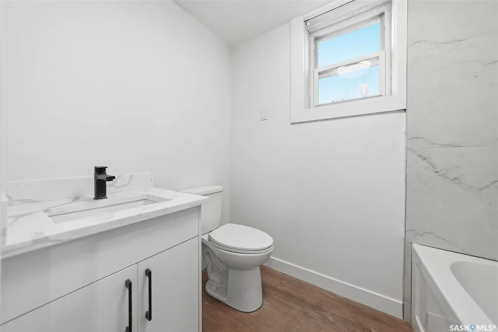 1001 23rd Street W Saskatoon SK S7L 0A6