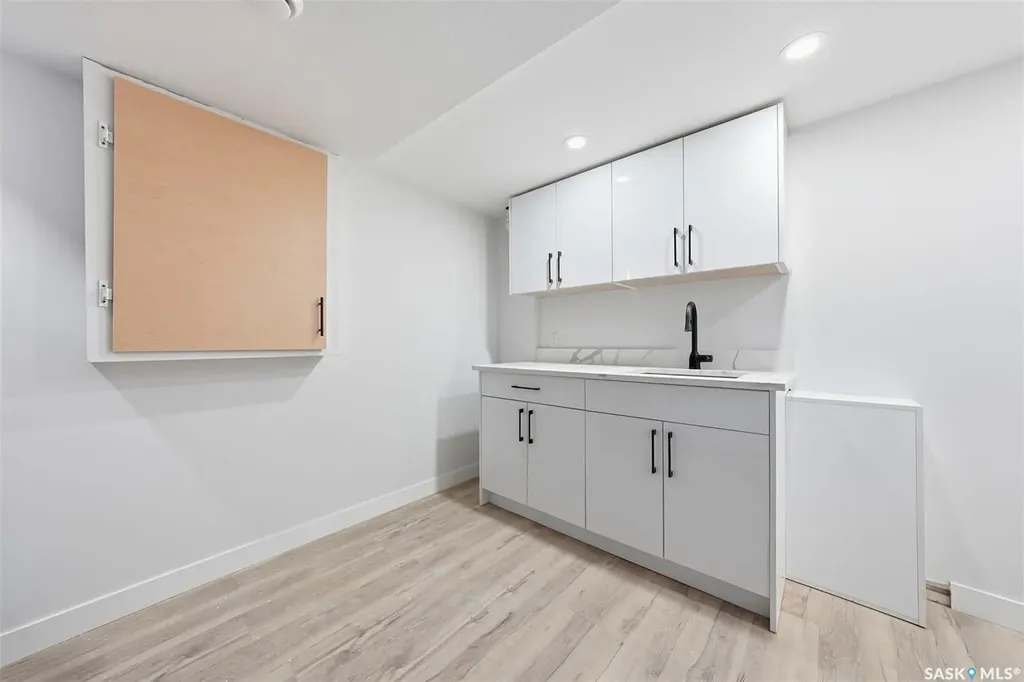 1001 23rd Street W Saskatoon SK S7L 0A6