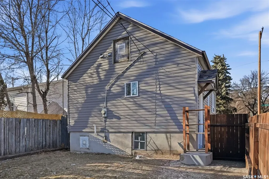 1001 23rd Street W Saskatoon SK S7L 0A6