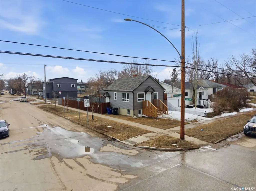 1001 23rd Street W Saskatoon SK S7L 0A6