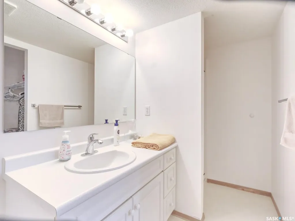 210 3rd Avenue E Rosetown SK S0L 2V0