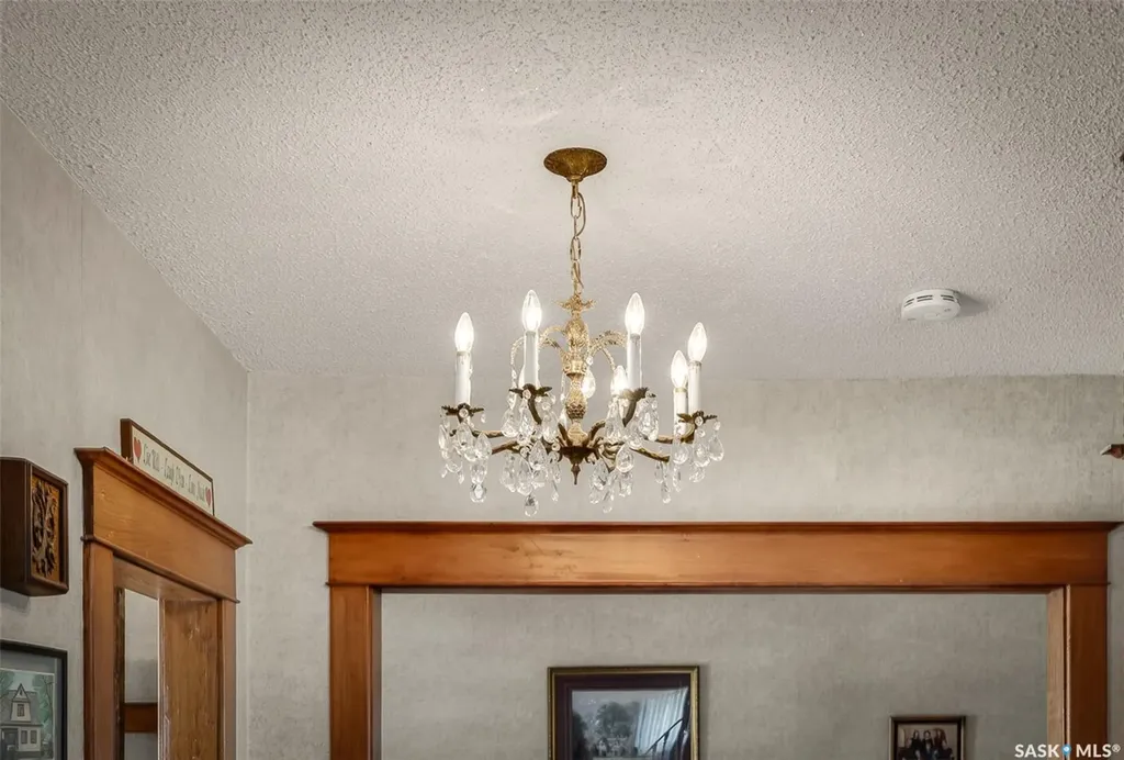1108 Redland Avenue Moose Jaw SK S6H 3P3