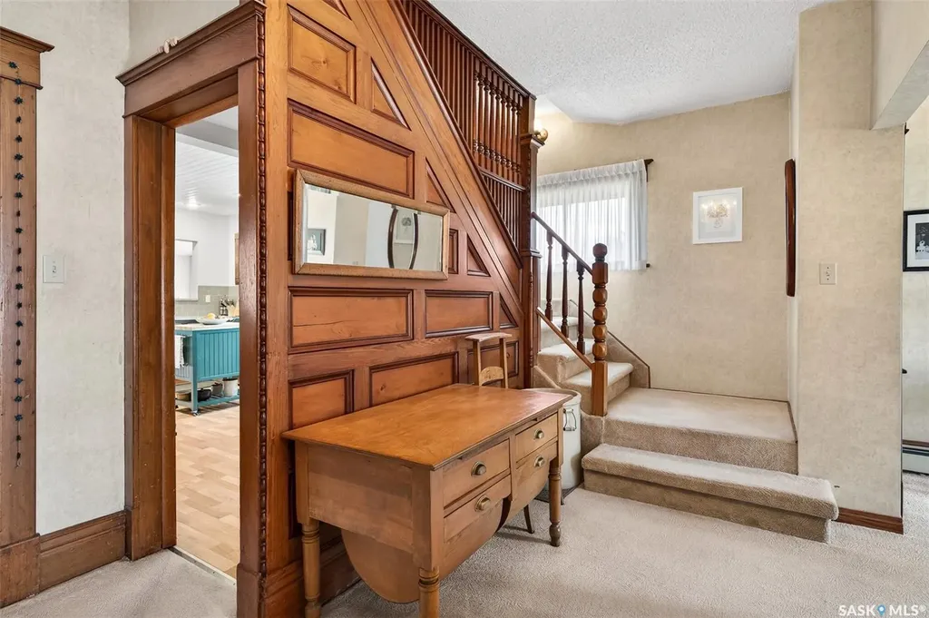 1108 Redland Avenue Moose Jaw SK S6H 3P3