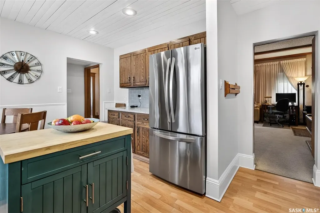 1108 Redland Avenue Moose Jaw SK S6H 3P3