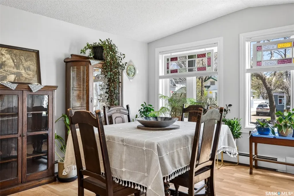 1108 Redland Avenue Moose Jaw SK S6H 3P3