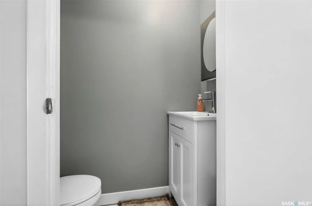 1108 Redland Avenue Moose Jaw SK S6H 3P3