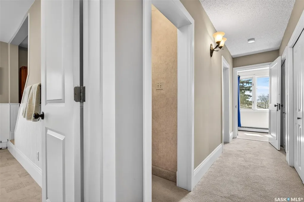1108 Redland Avenue Moose Jaw SK S6H 3P3