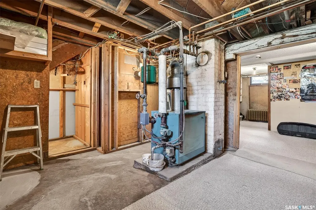 1108 Redland Avenue Moose Jaw SK S6H 3P3