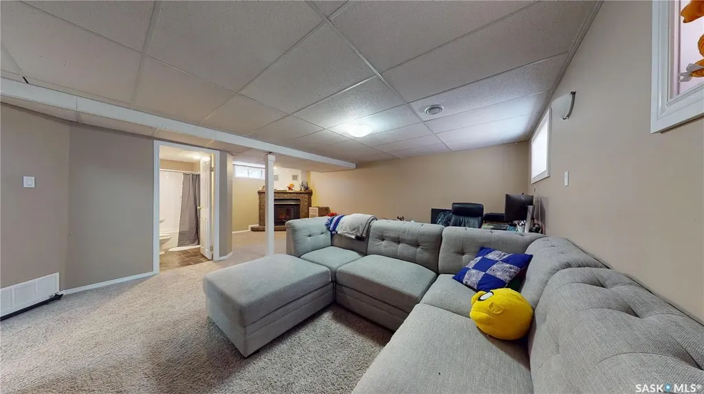 1126 Brett Bay Regina SK S4N 6N7