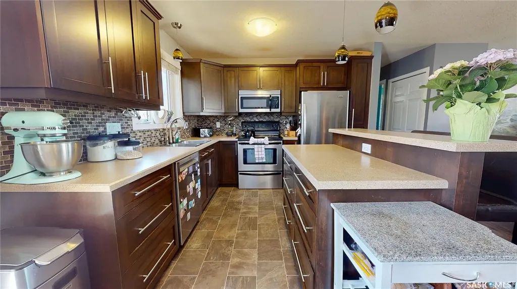 1126 Brett Bay Regina SK S4N 6N7
