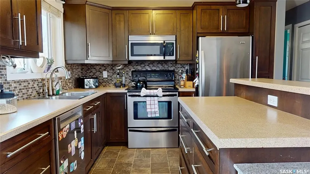 1126 Brett Bay Regina SK S4N 6N7