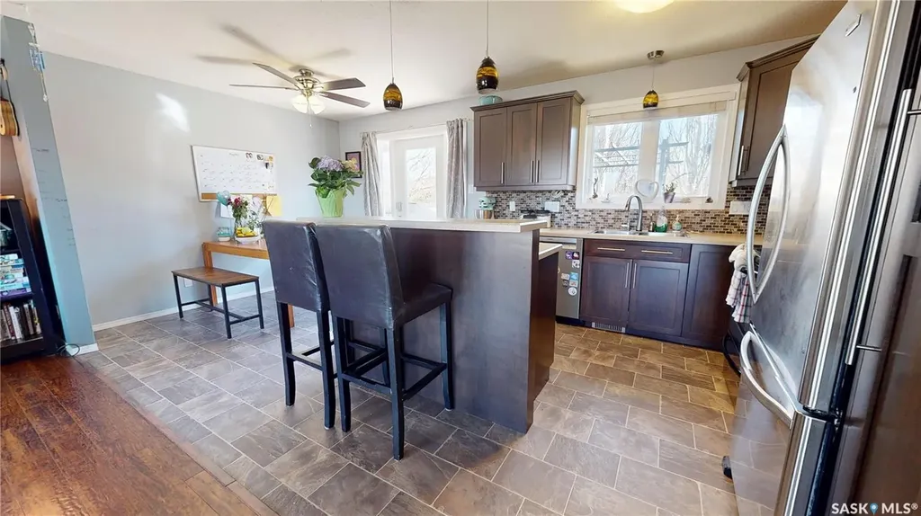 1126 Brett Bay Regina SK S4N 6N7