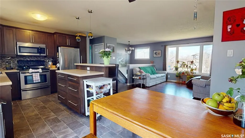 1126 Brett Bay Regina SK S4N 6N7