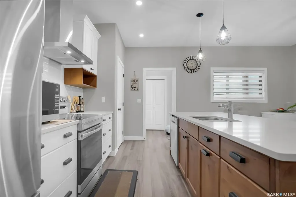 621 Feheregyhazi Boulevard Saskatoon SK S7W 0Z5