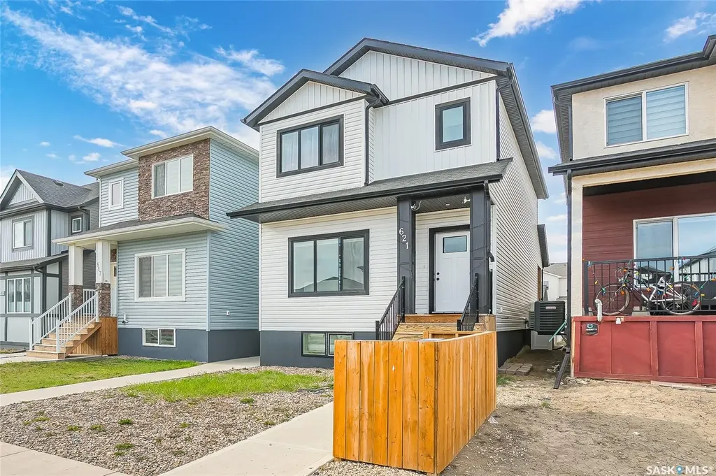 621 Feheregyhazi Boulevard Saskatoon SK S7W 0Z5