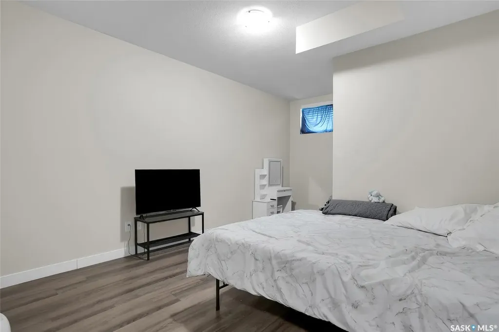 621 Feheregyhazi Boulevard Saskatoon SK S7W 0Z5