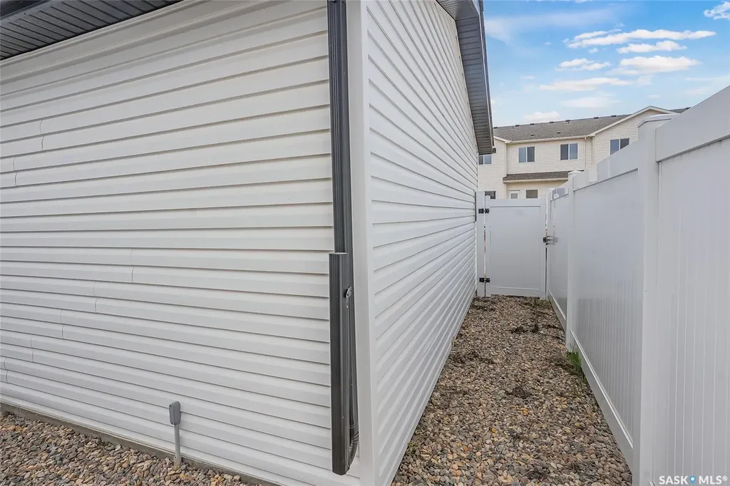 621 Feheregyhazi Boulevard Saskatoon SK S7W 0Z5