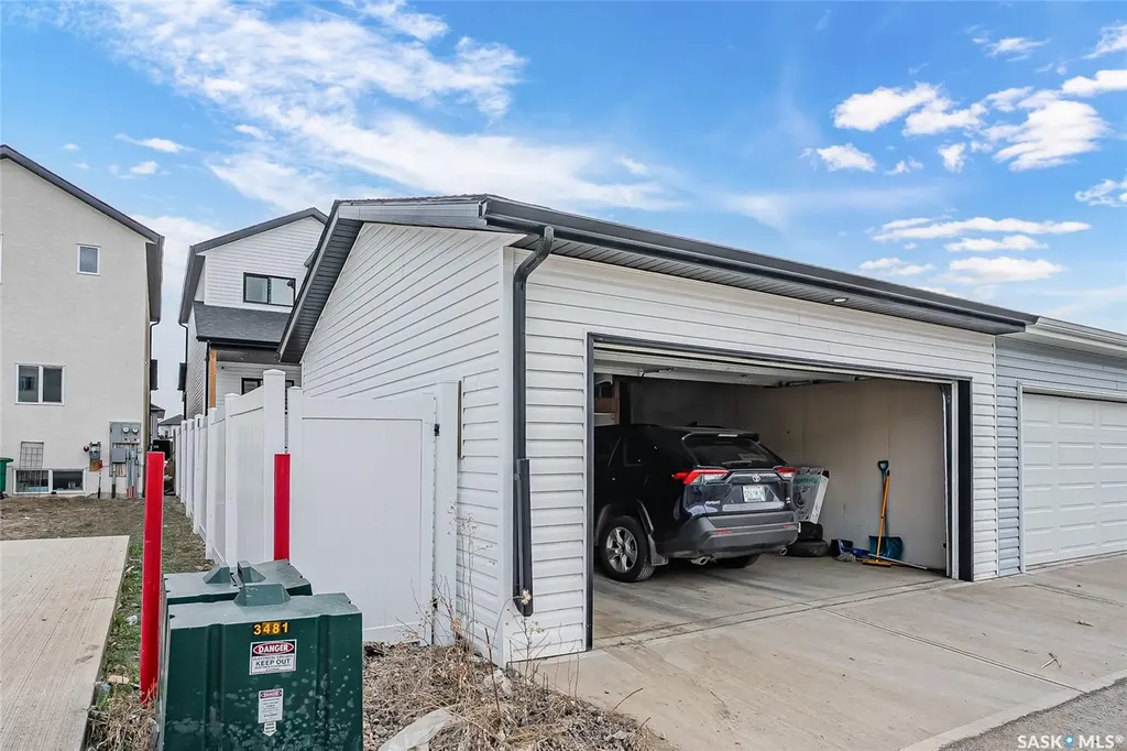 621 Feheregyhazi Boulevard Saskatoon SK S7W 0Z5
