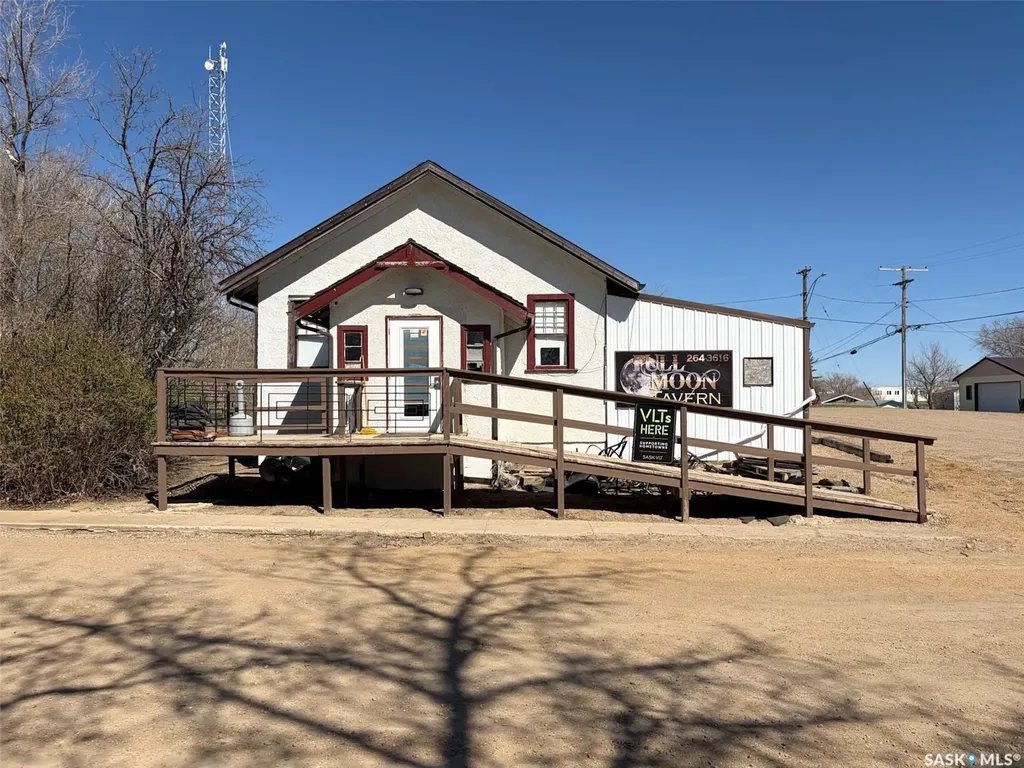 106 1st Street E Kincaid SK S0H 2J0