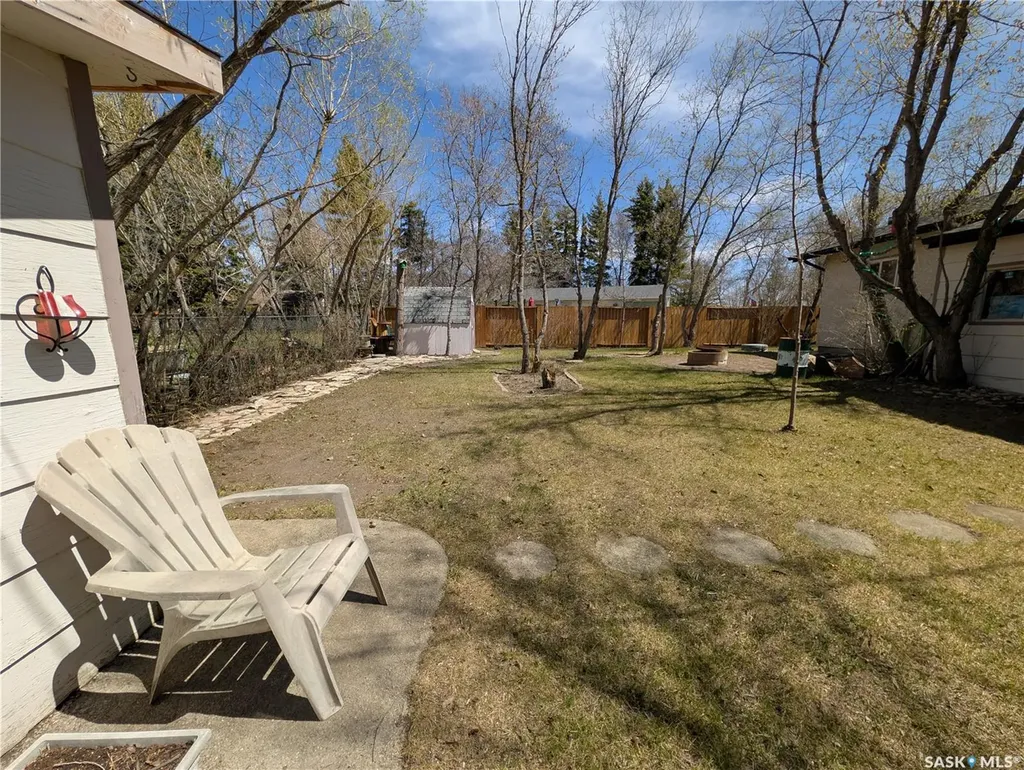 123 Maple Road Island View SK S0G 0L0