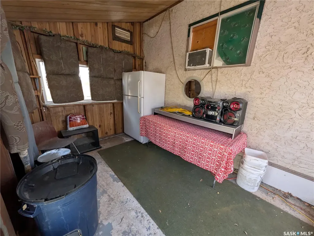 123 Maple Road Island View SK S0G 0L0
