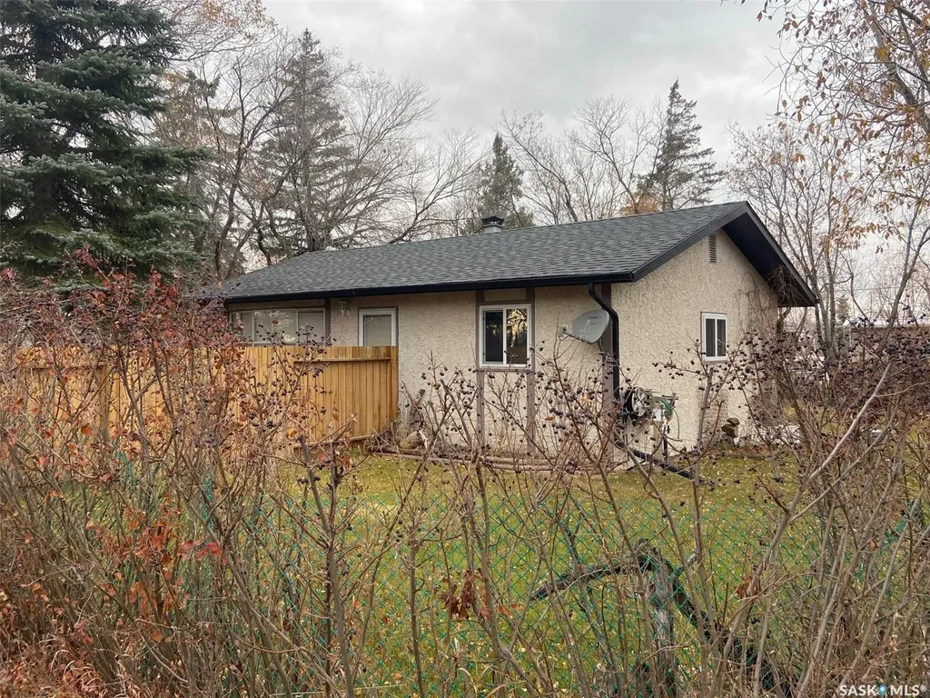 123 Maple Road Island View SK S0G 0L0