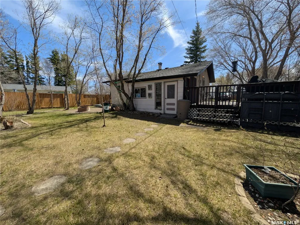123 Maple Road Island View SK S0G 0L0