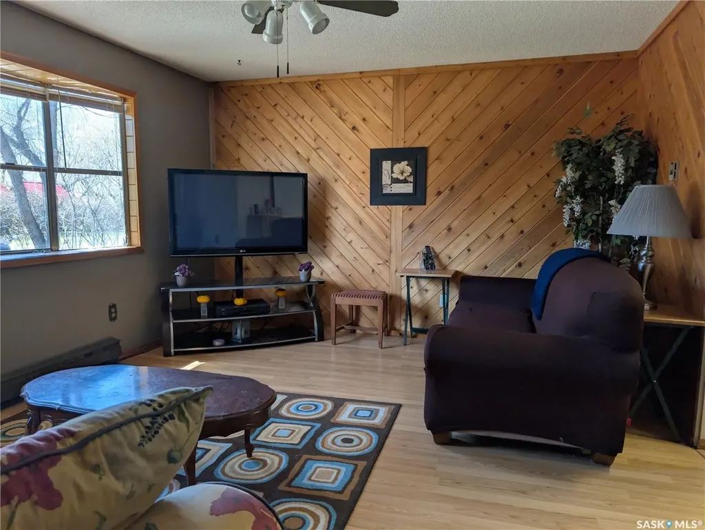 123 Maple Road Island View SK S0G 0L0
