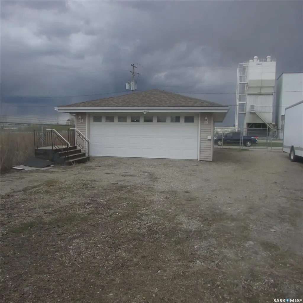1841 Mcdonald Street Regina SK S4N 7A2