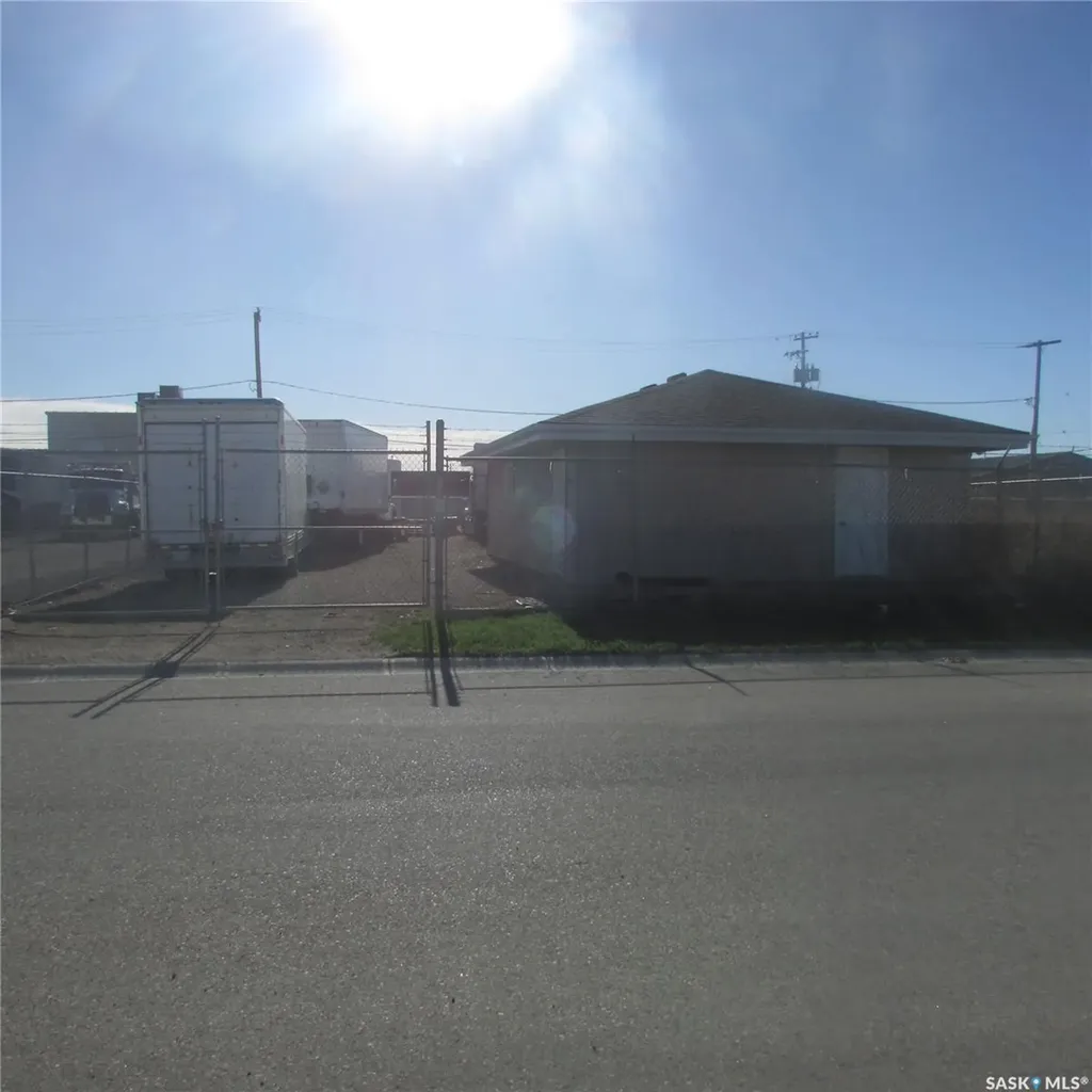 1841 Mcdonald Street Regina SK S4N 7A2
