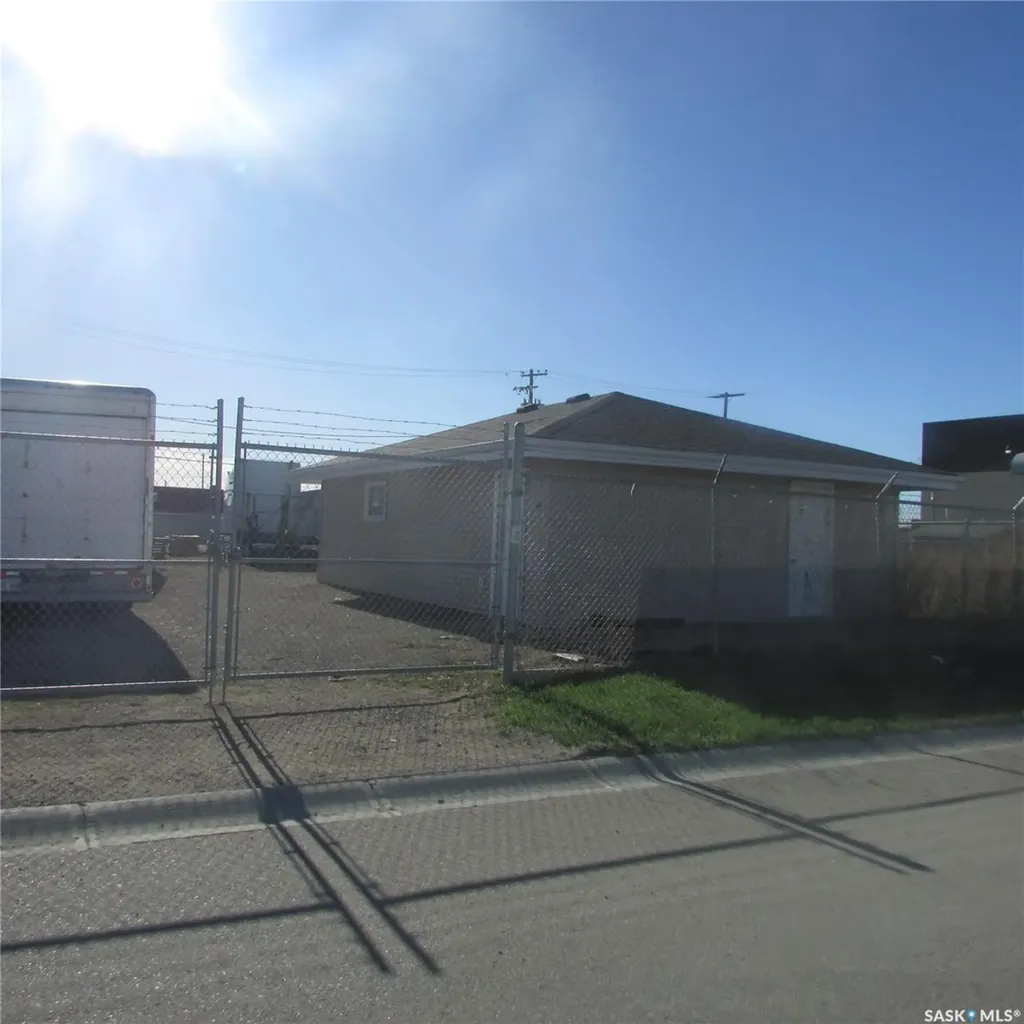 1841 Mcdonald Street Regina SK S4N 7A2