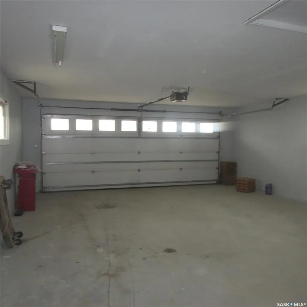 1841 Mcdonald Street Regina SK S4N 7A2