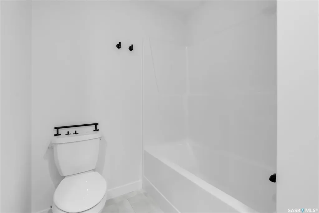 320 25th Street W Saskatoon SK S7L 0C5