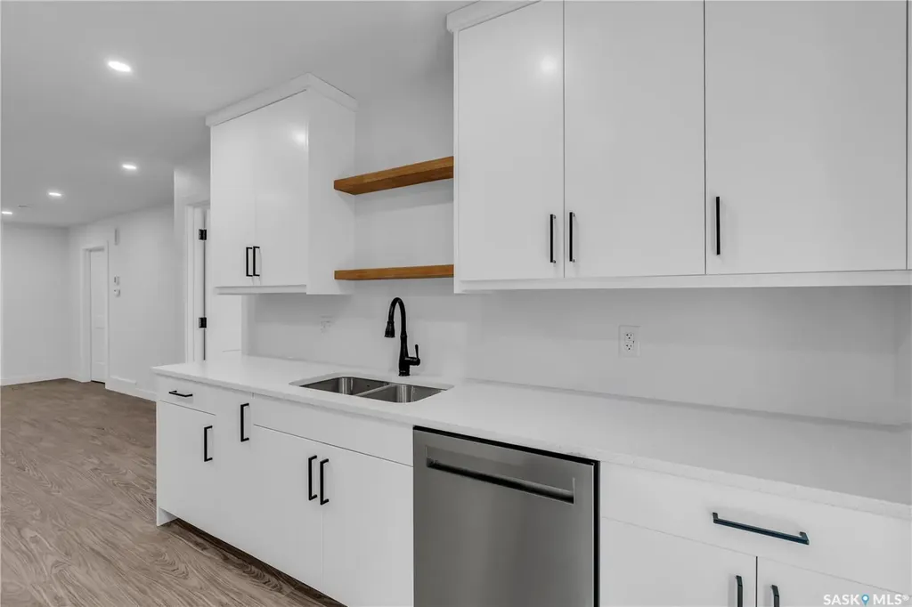 320 25th Street W Saskatoon SK S7L 0C5