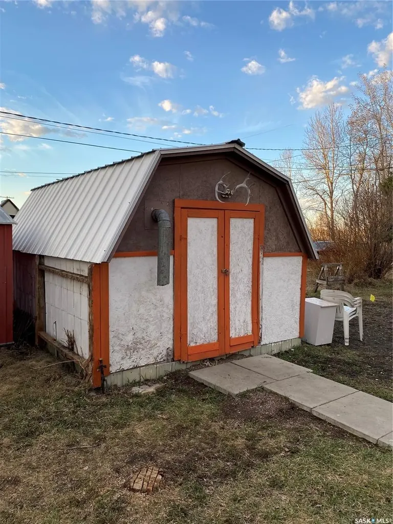 206 Albert Street Hudson Bay SK S0E 0Y0