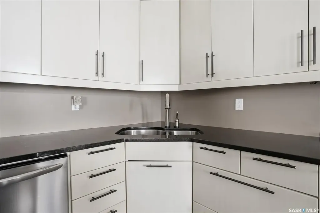 1532 Maple Hill Crescent N Regina SK S4X 0E8