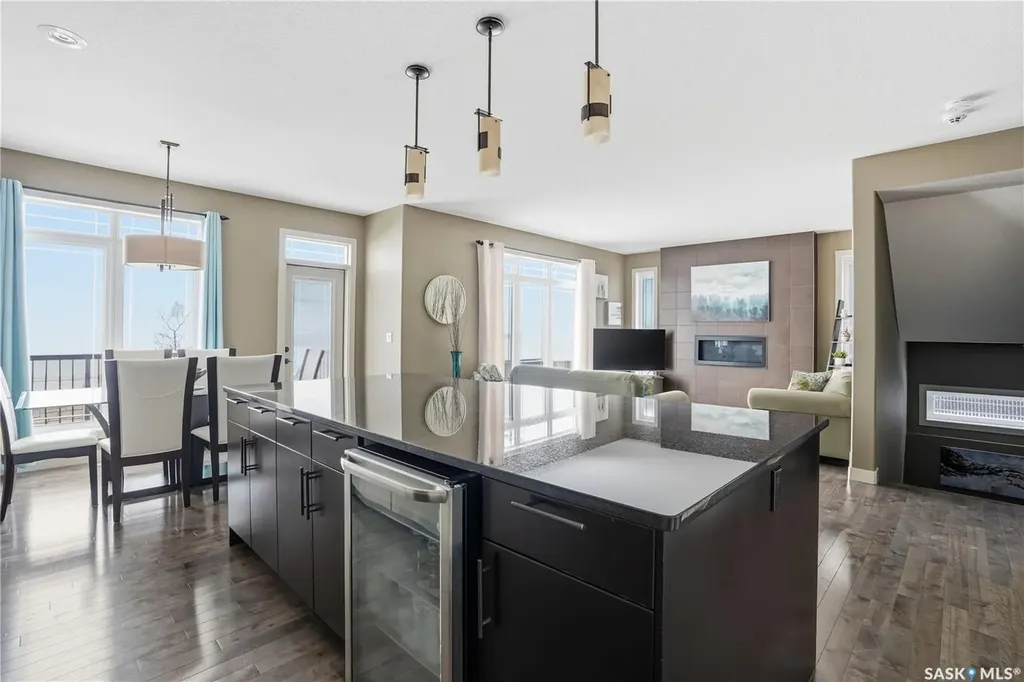 1532 Maple Hill Crescent N Regina SK S4X 0E8