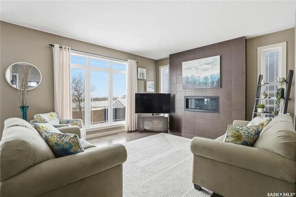 1532 Maple Hill Crescent N Regina SK S4X 0E8