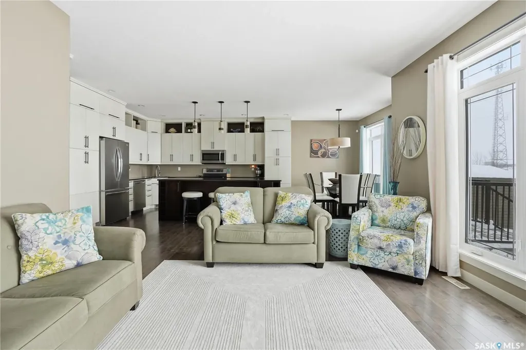 1532 Maple Hill Crescent N Regina SK S4X 0E8