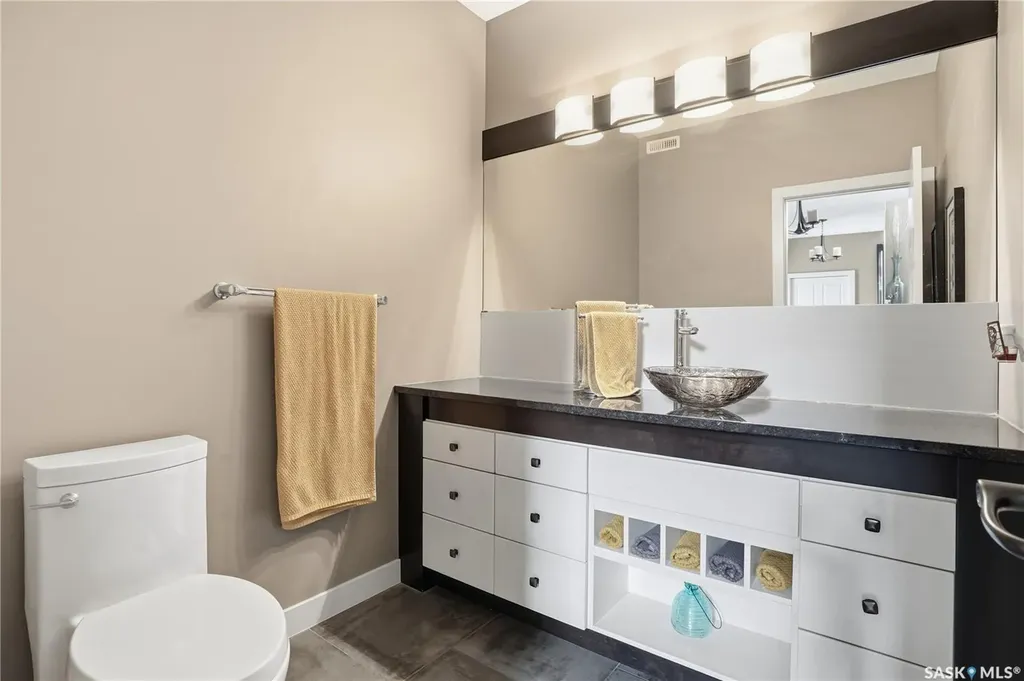 1532 Maple Hill Crescent N Regina SK S4X 0E8
