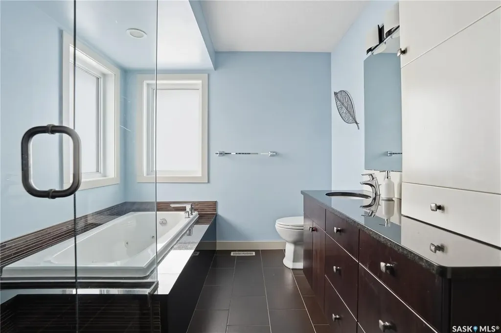 1532 Maple Hill Crescent N Regina SK S4X 0E8