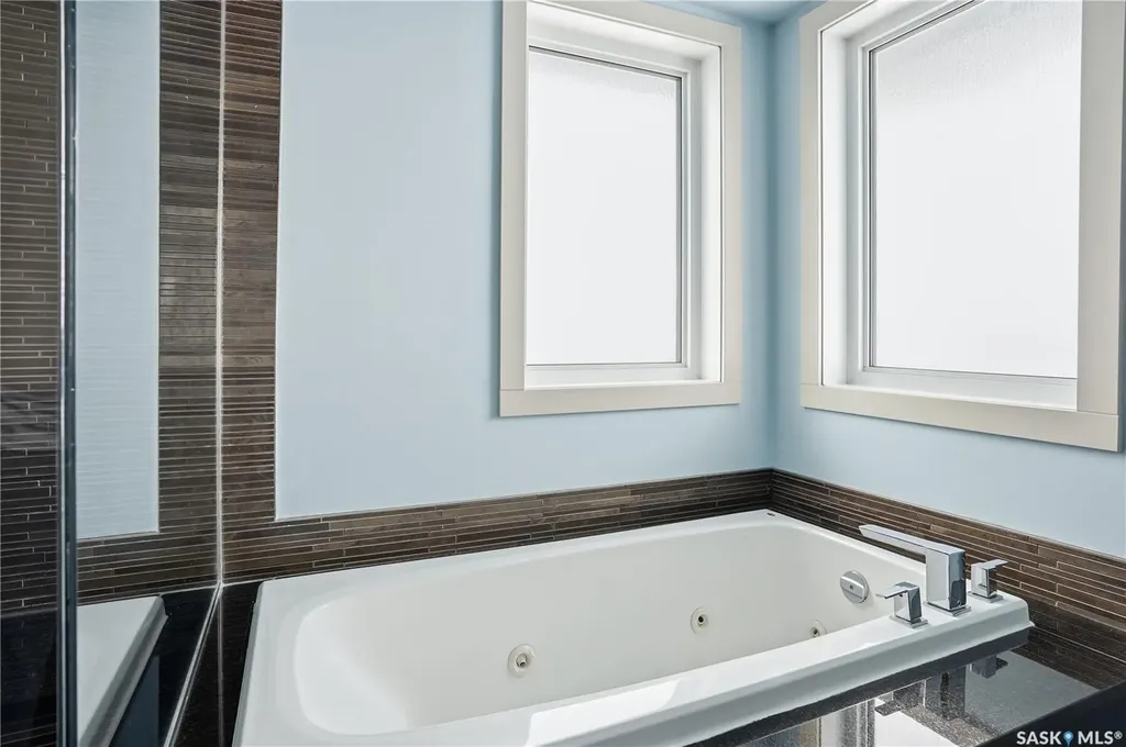1532 Maple Hill Crescent N Regina SK S4X 0E8